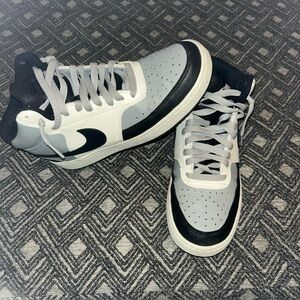 Nike court vision mid top sneaker big kids size 7(also fit womens 8.5/9)